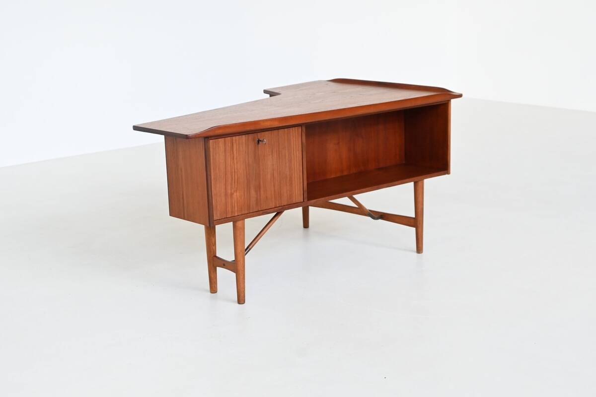 Peter Løvig Nielsen boomerang writing desk in teak Løvig Denmark 1960