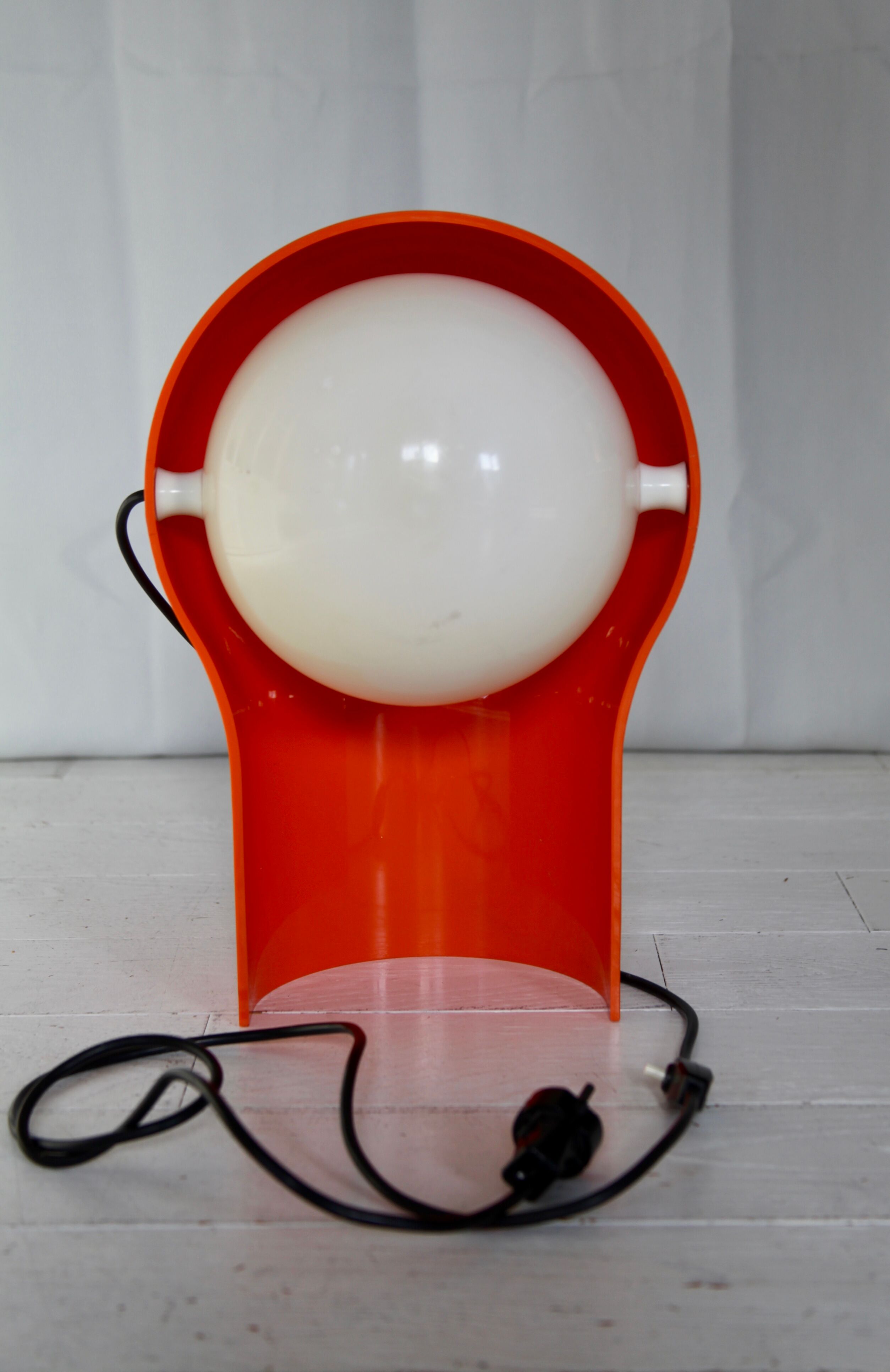 Telegono lamp by Vico Magistretti for Artemide