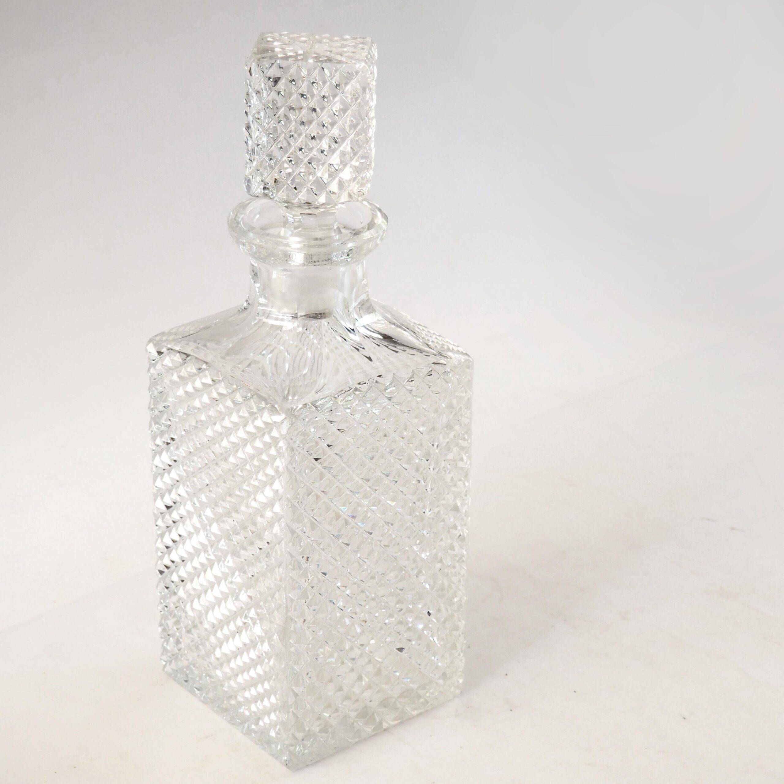 Crystal whisky decanter with mini spike pattern