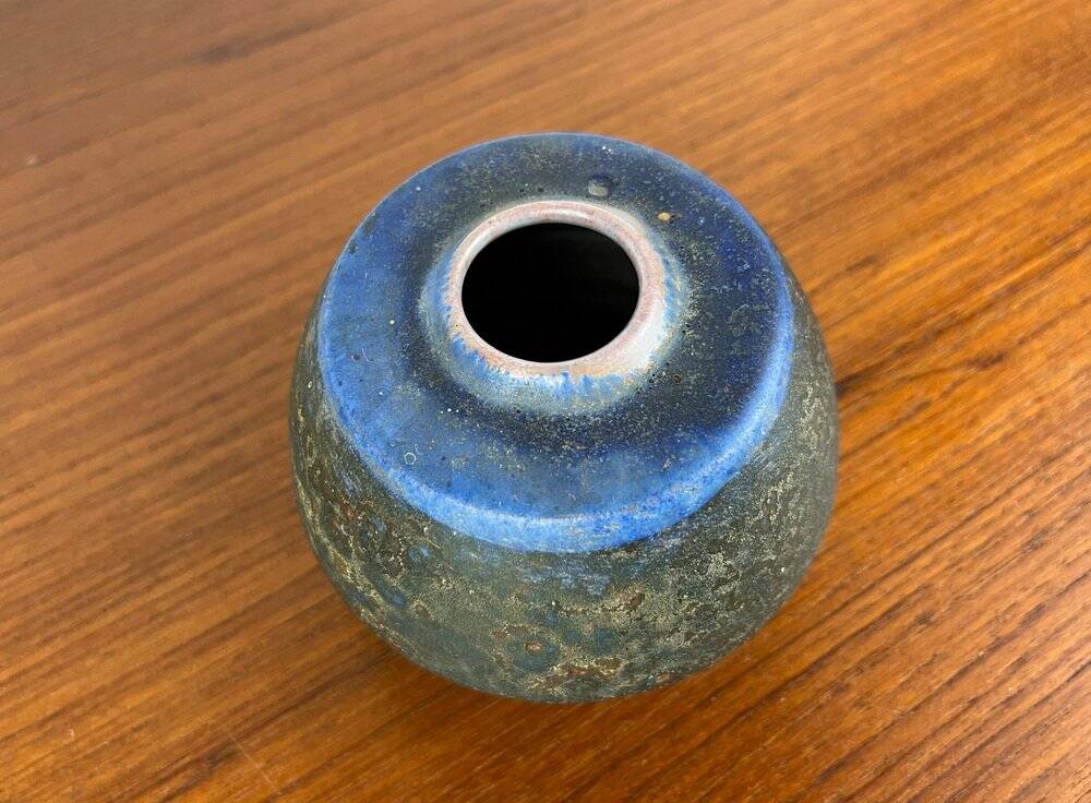 Brutalist studio pottery vase by Lu and Gerd Grove, mid-century, 1962.