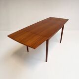 Solid wood extendable Danish table, 1970s