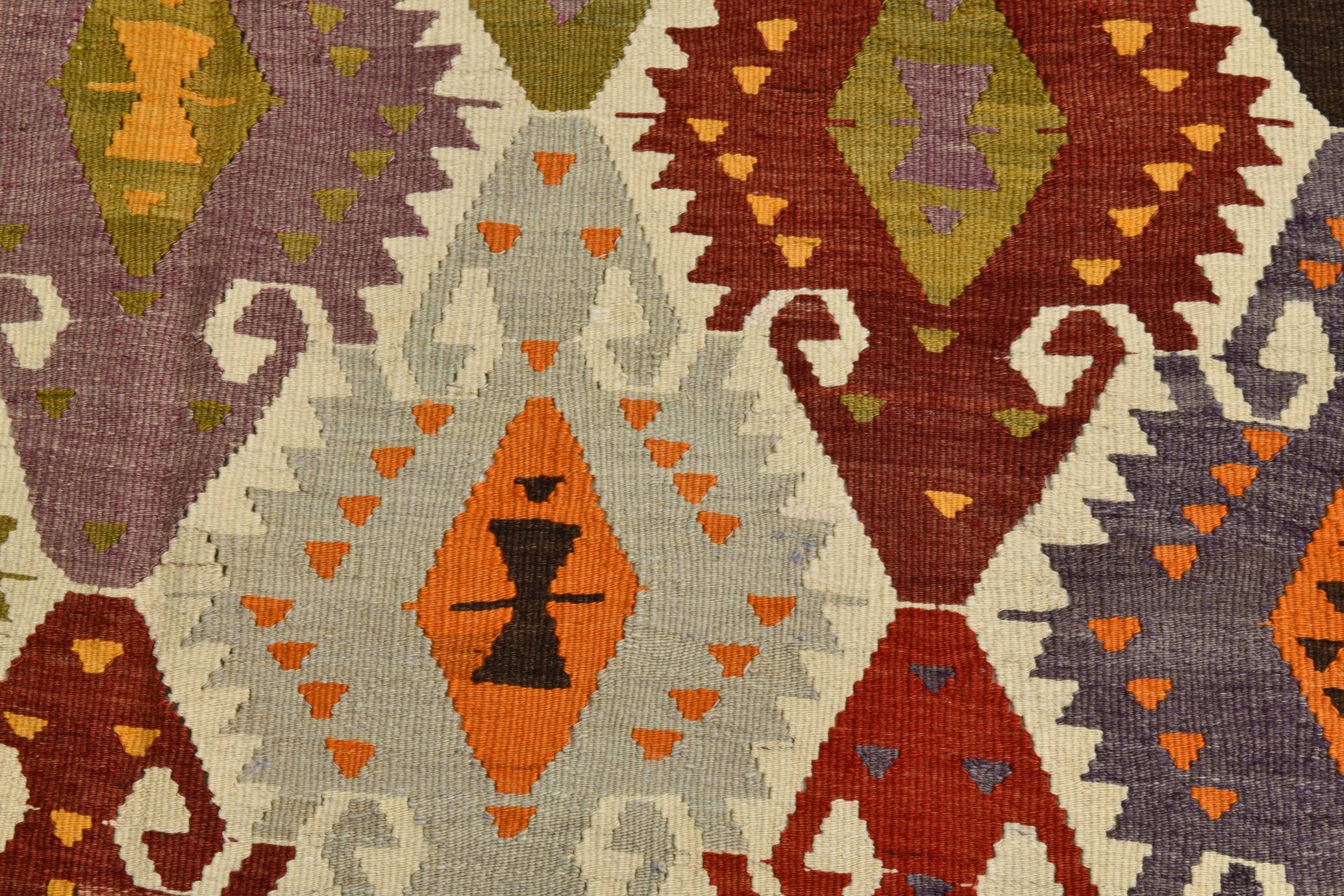 5x9 Geometric Style Vintage Kilim Rug,
