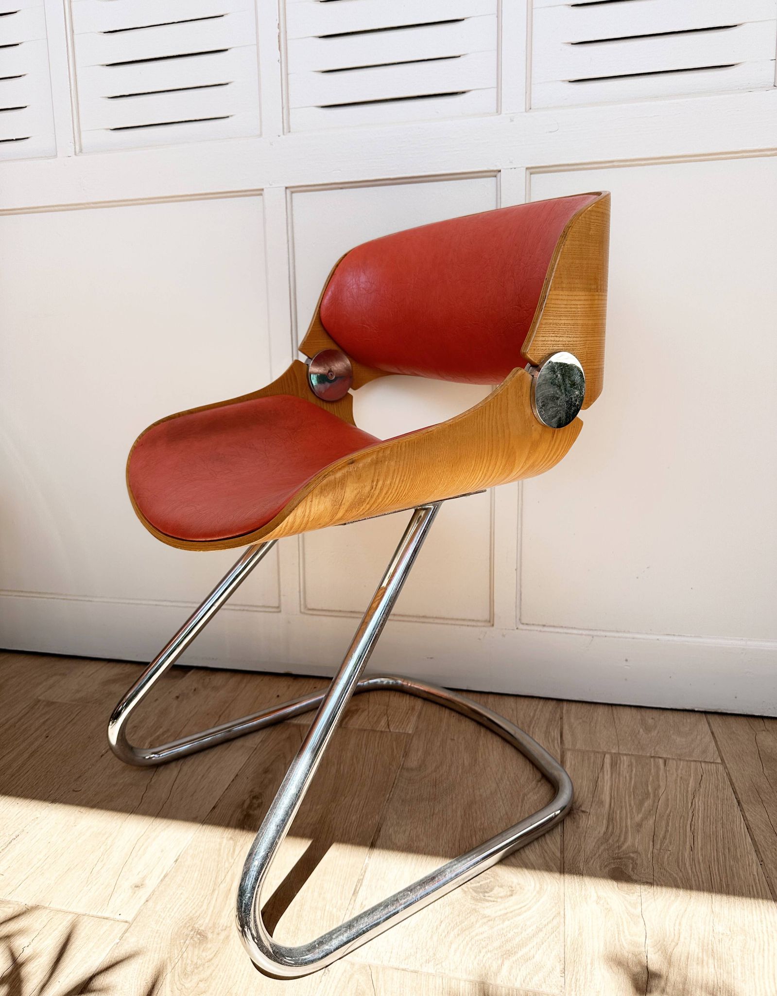 Suite of four space age chairs, 60s