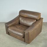 Buffalo leather vintage brutalist armchair by hugo de ruiter, leolux, 1970s
