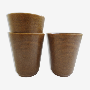 Digoin sandstone cups or pots
