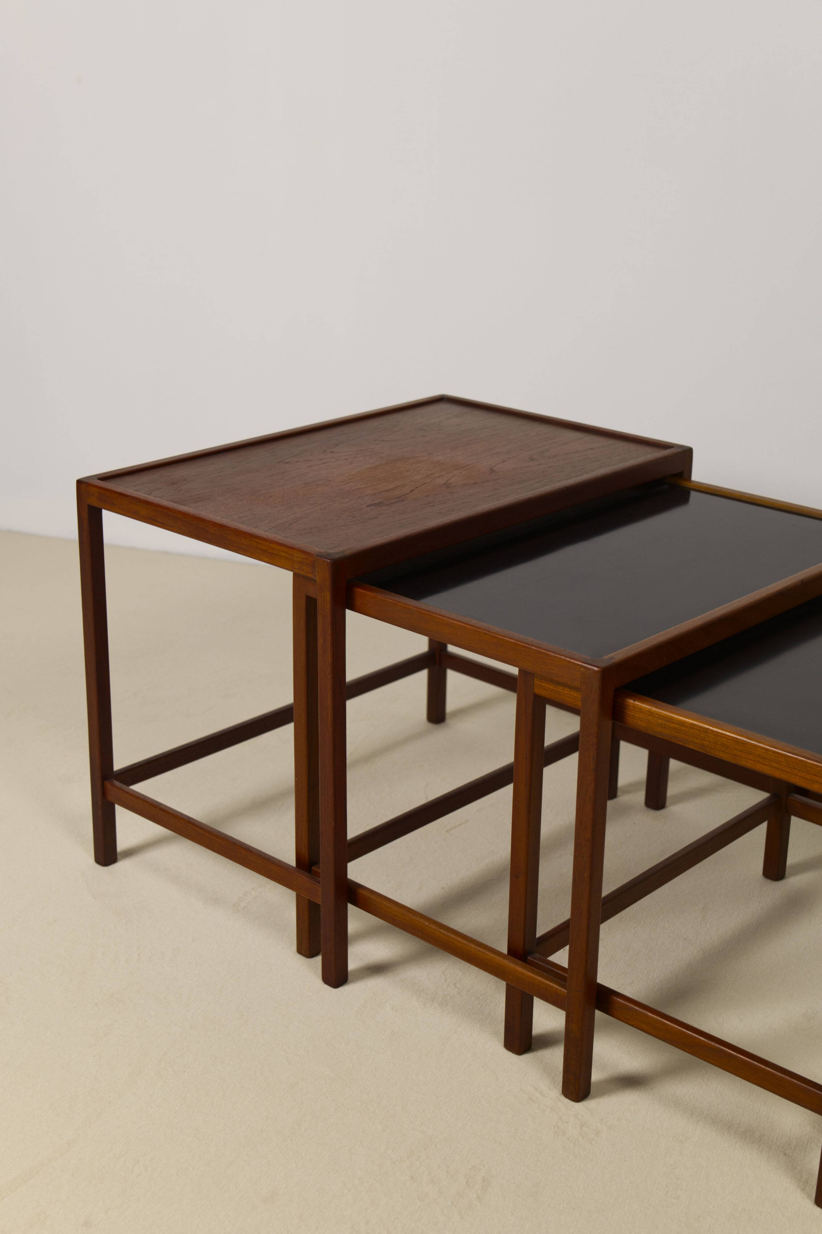 Ensemble de tables gigognes en teck de Kurt Østervig, Danemark, années 1960