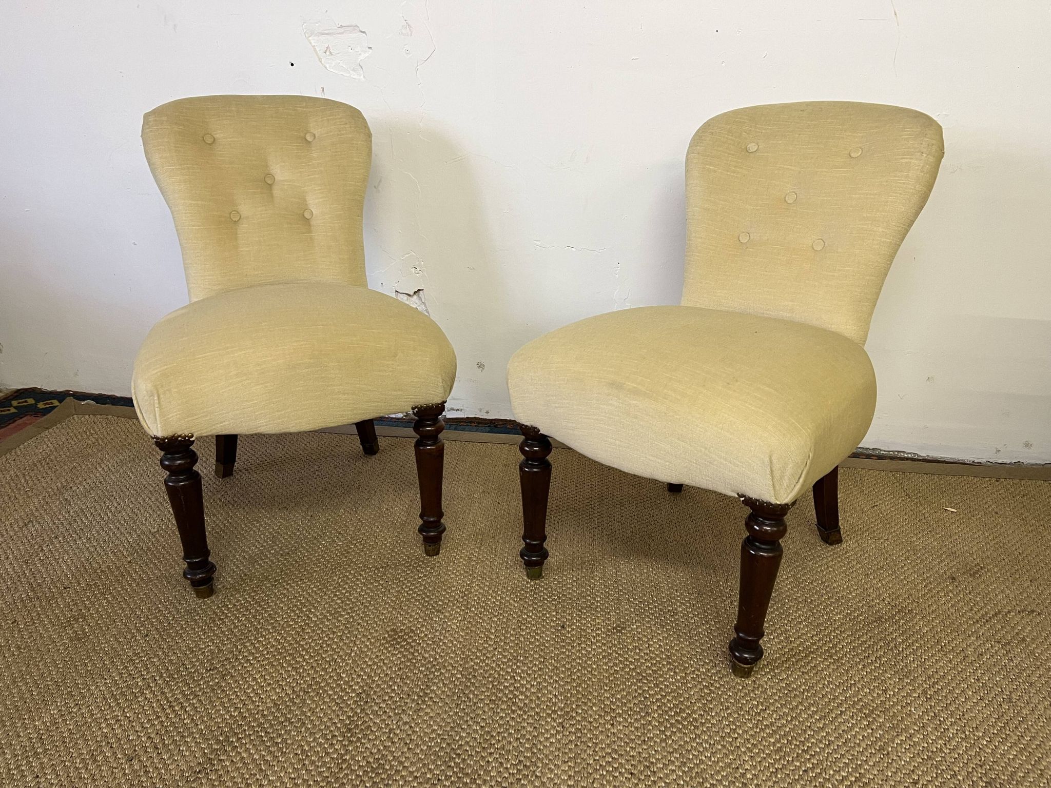 Paire de fauteuils crapauds sans accoudoirs