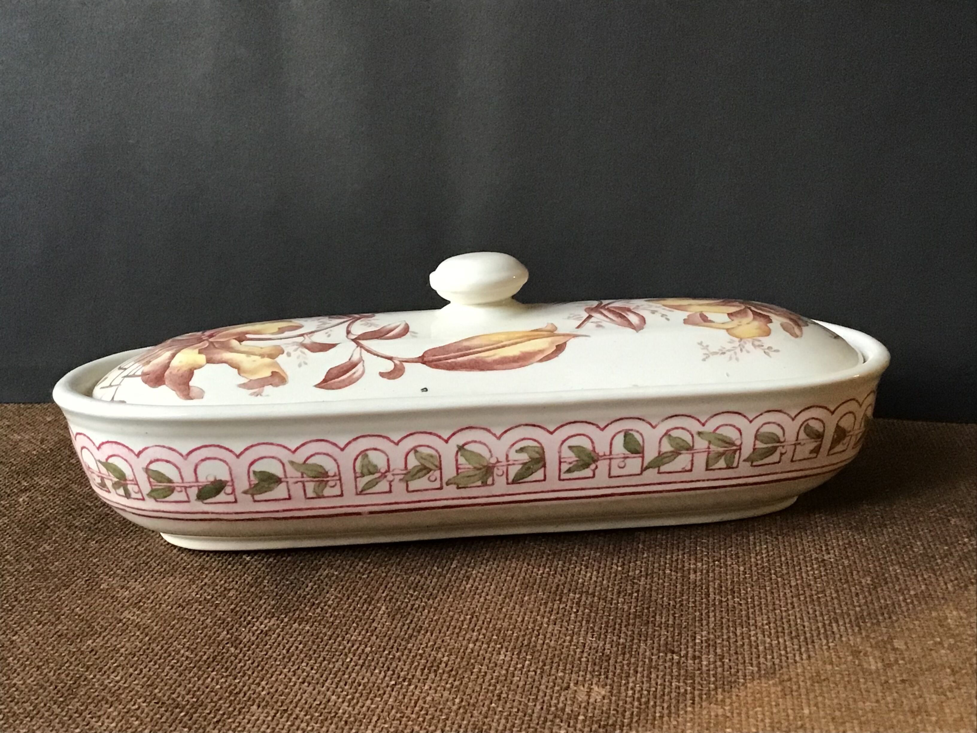 Faience brush holder