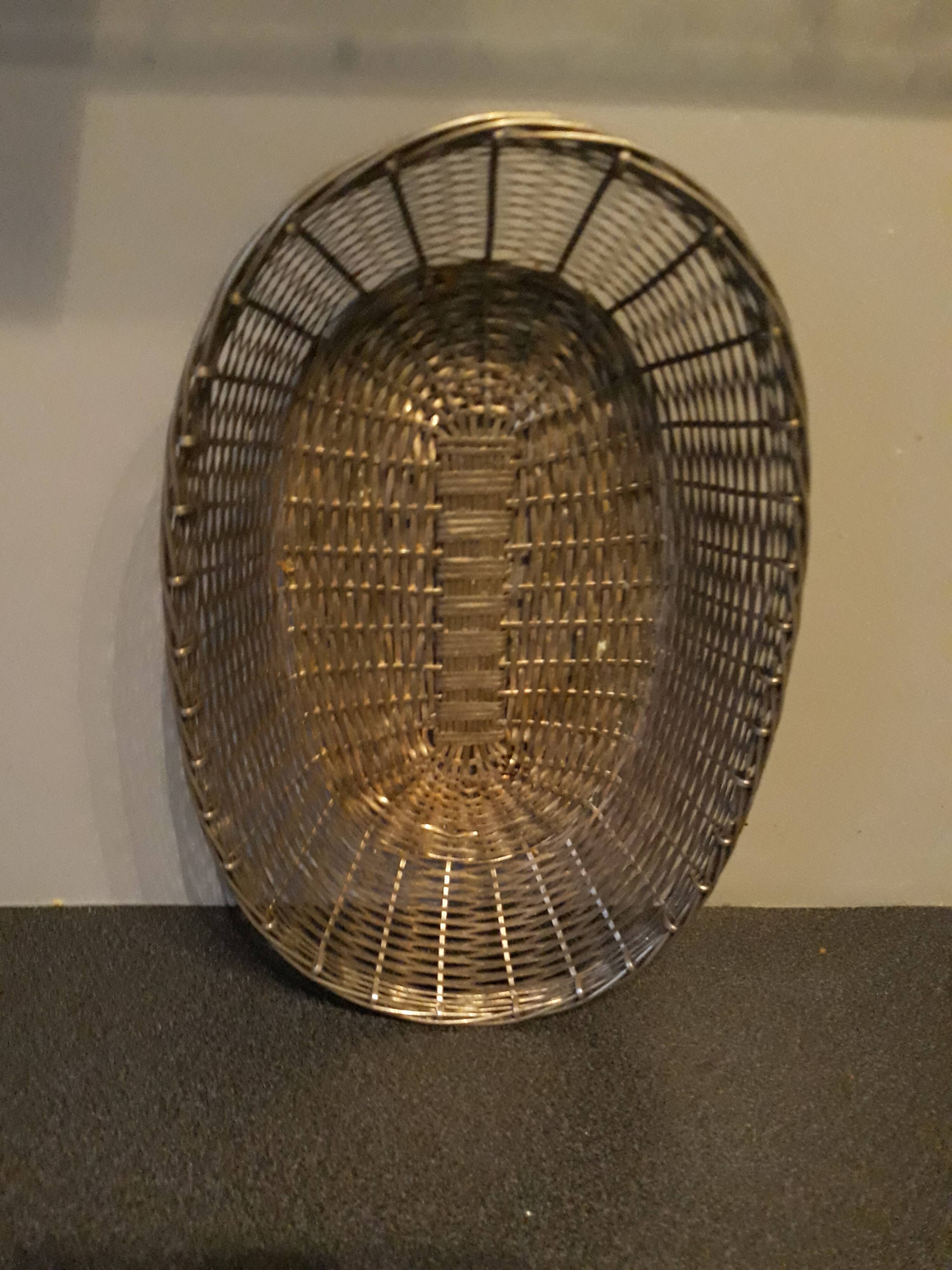 Braided metal tray