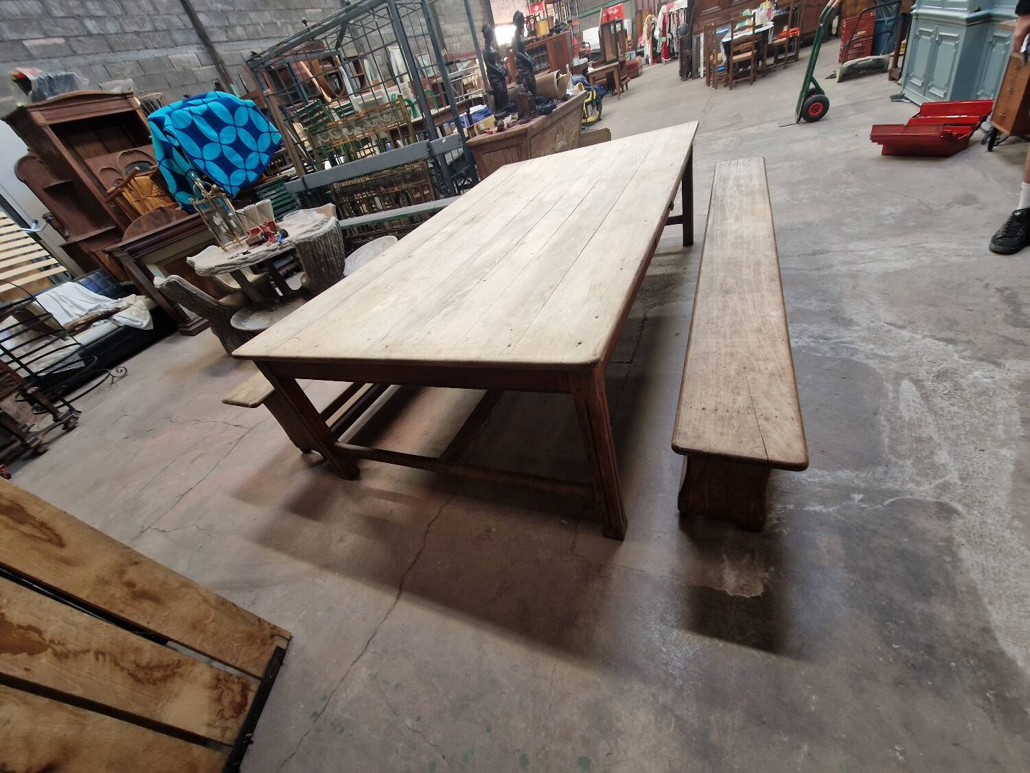Large table