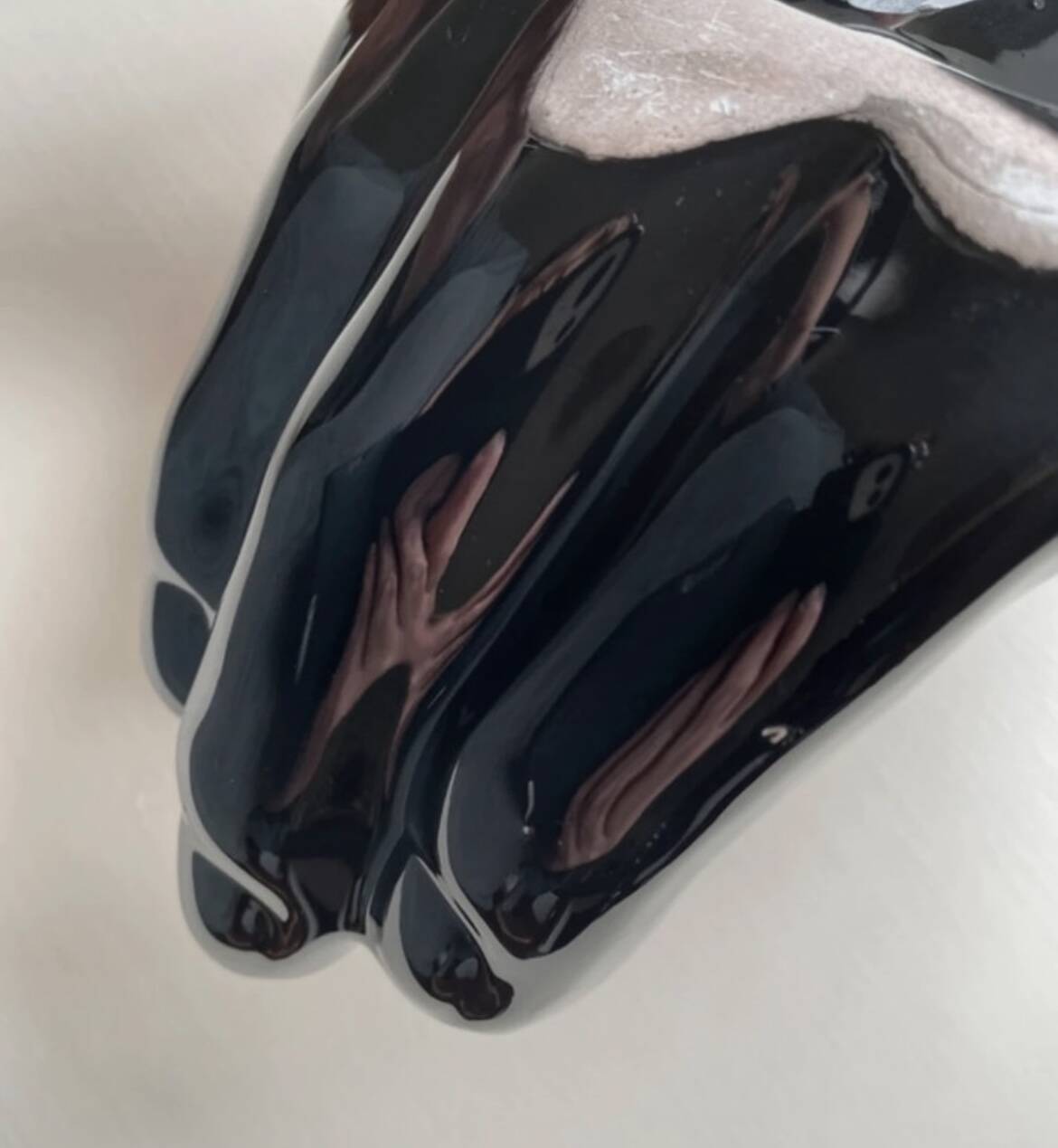 Black ceramic pocket tray