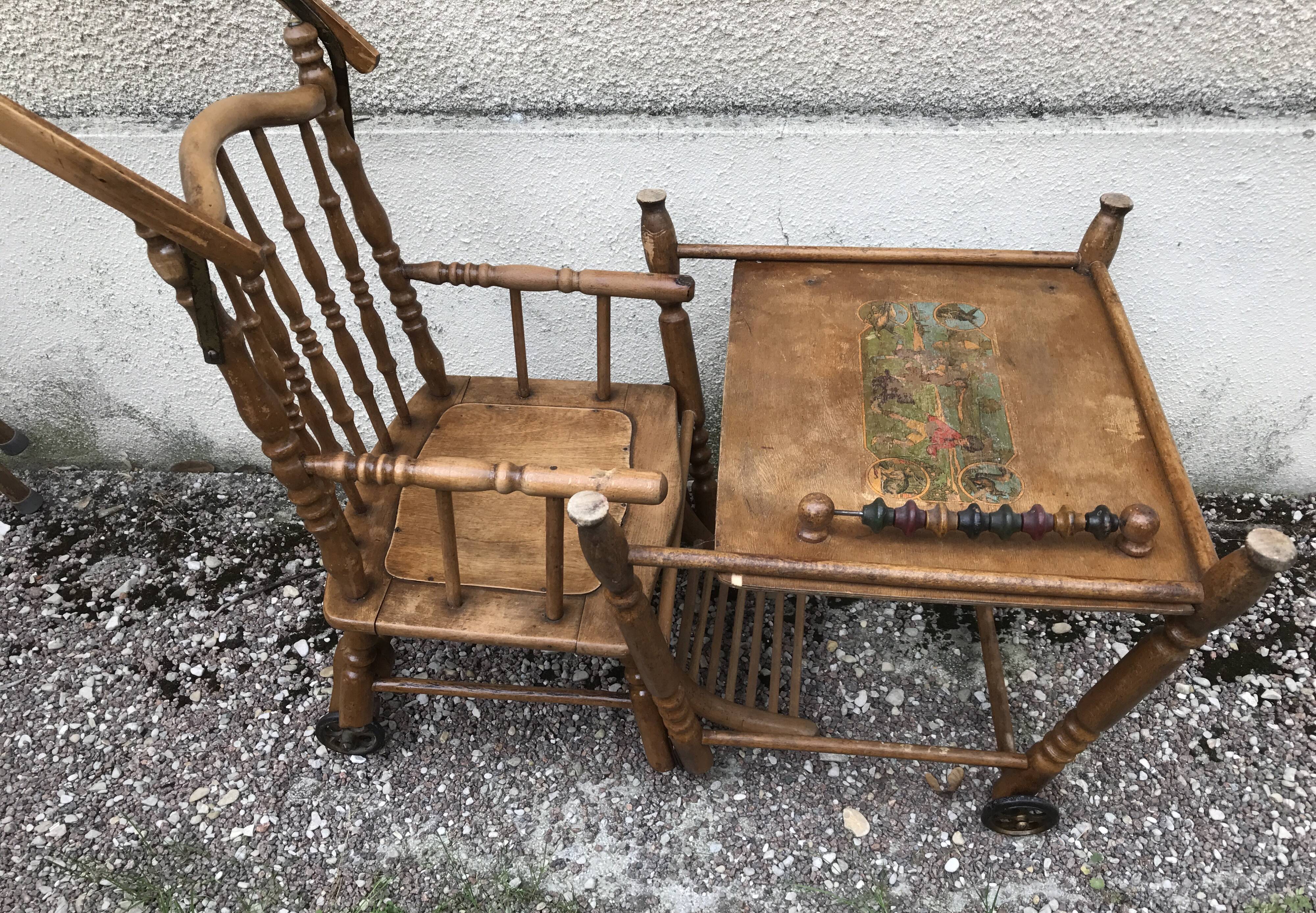 Chaise haute bébé Baumann ancienne bois transformable en petit bureau