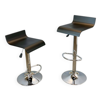 2 height-adjustable bar stools, chrome and curved plywood, 70s, vintage