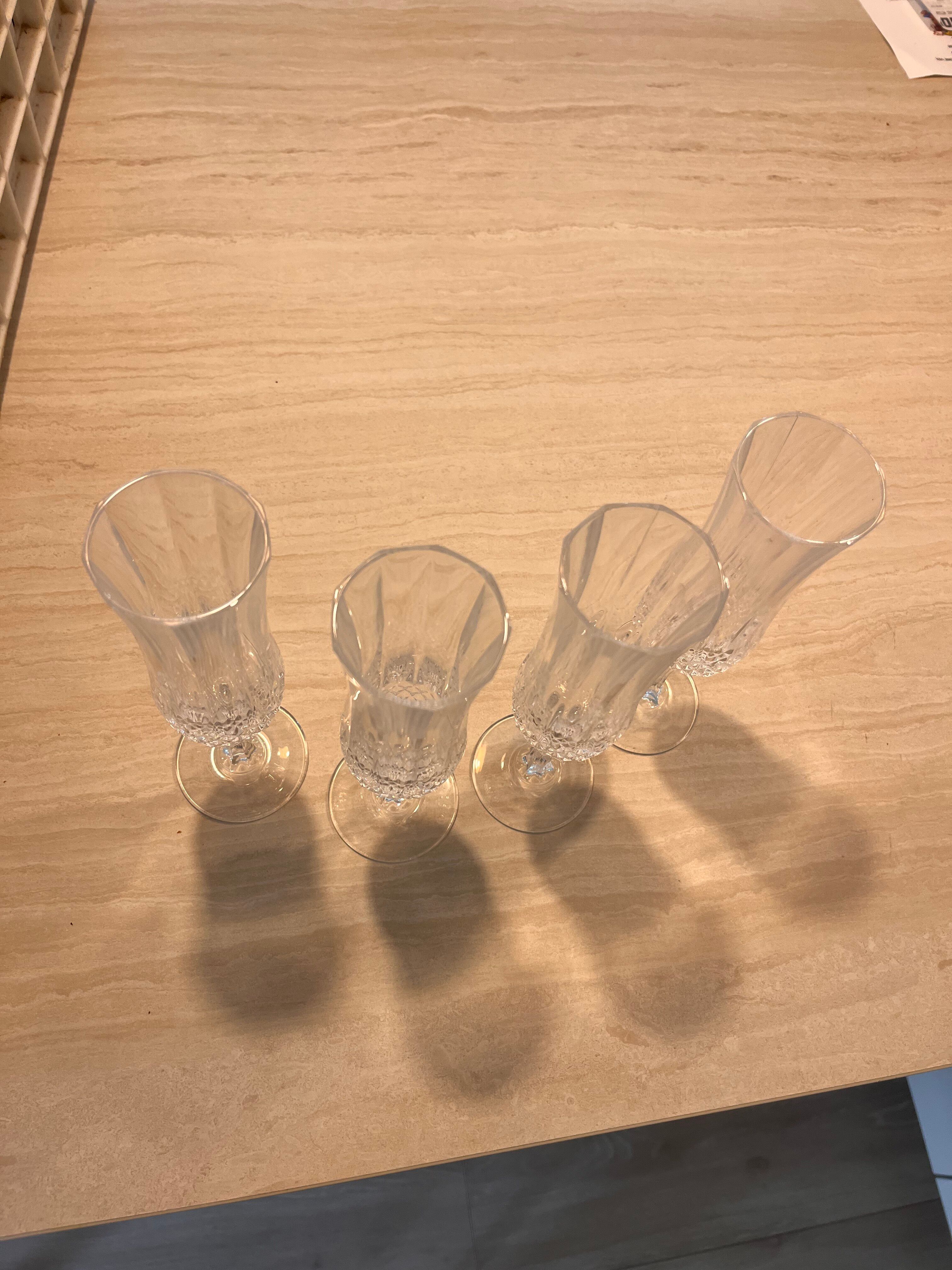 Cut crystal footed glasses — Set of 4