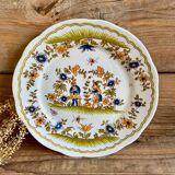 “Vieux Moustiers” plate, vintage reproduction