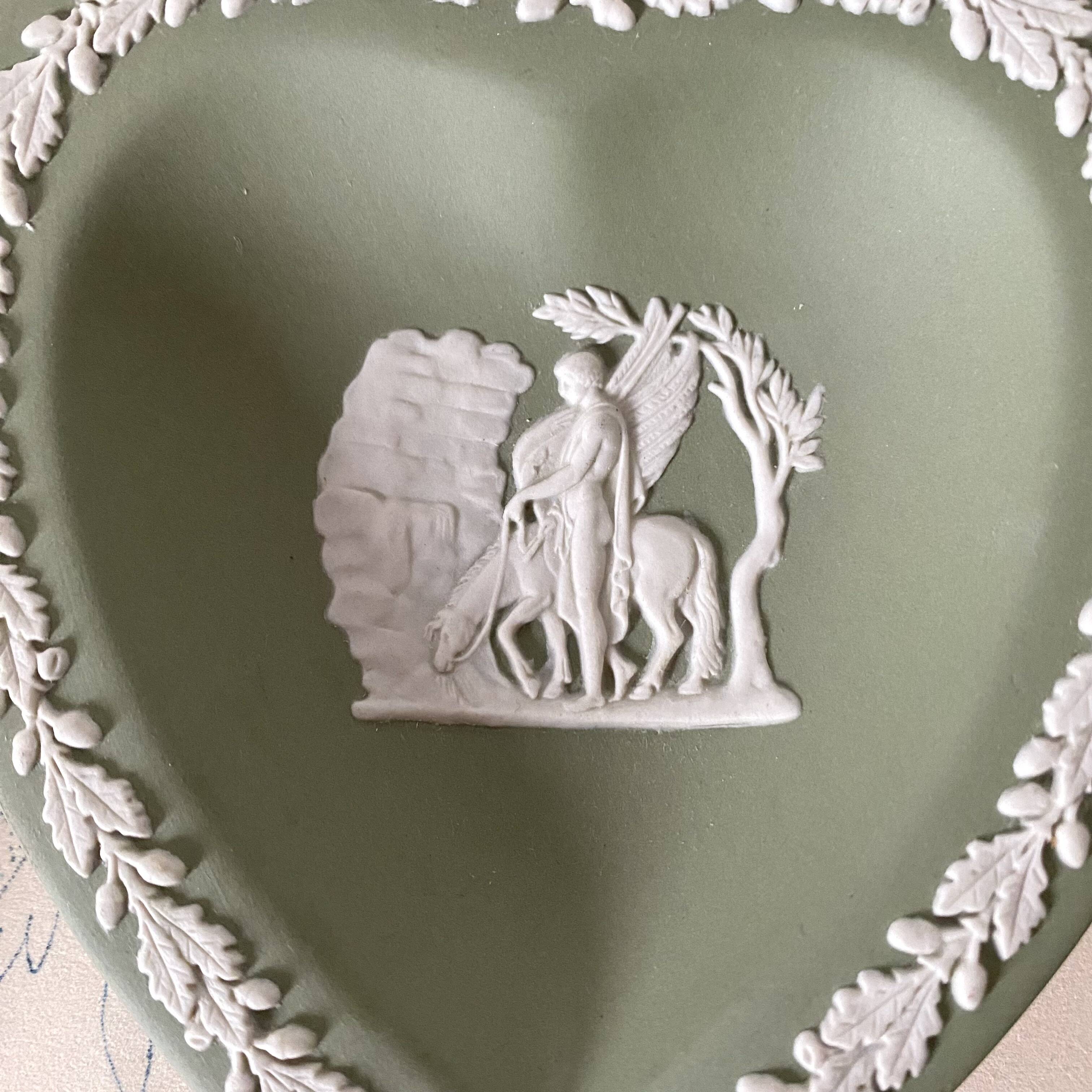 Heart-shaped pocket tray Wegwood in green jasper