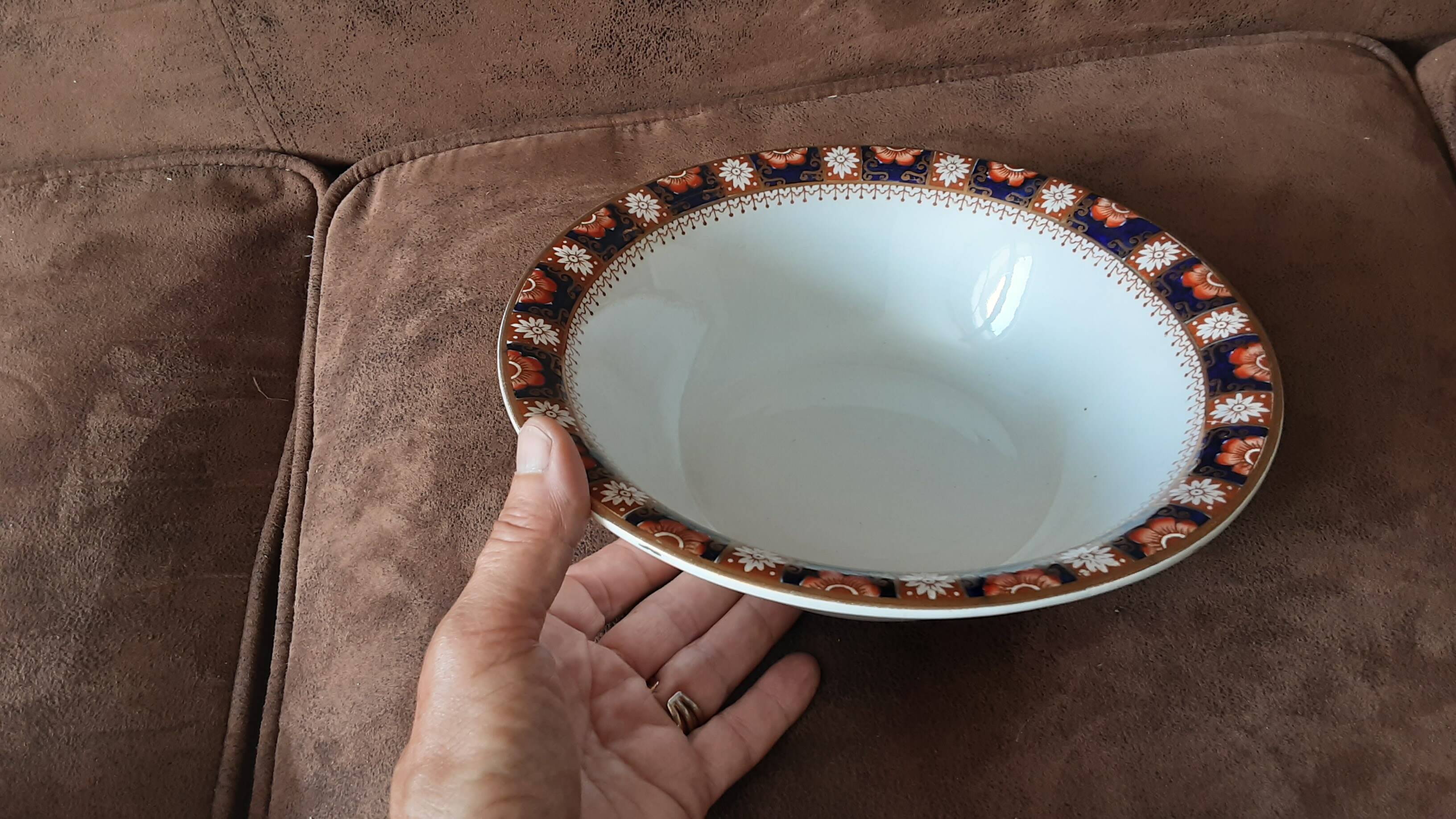 Bowl set and 6 cups England