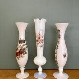 Set of 3 vintage vases/soliflores in white opaline with floral decorations.