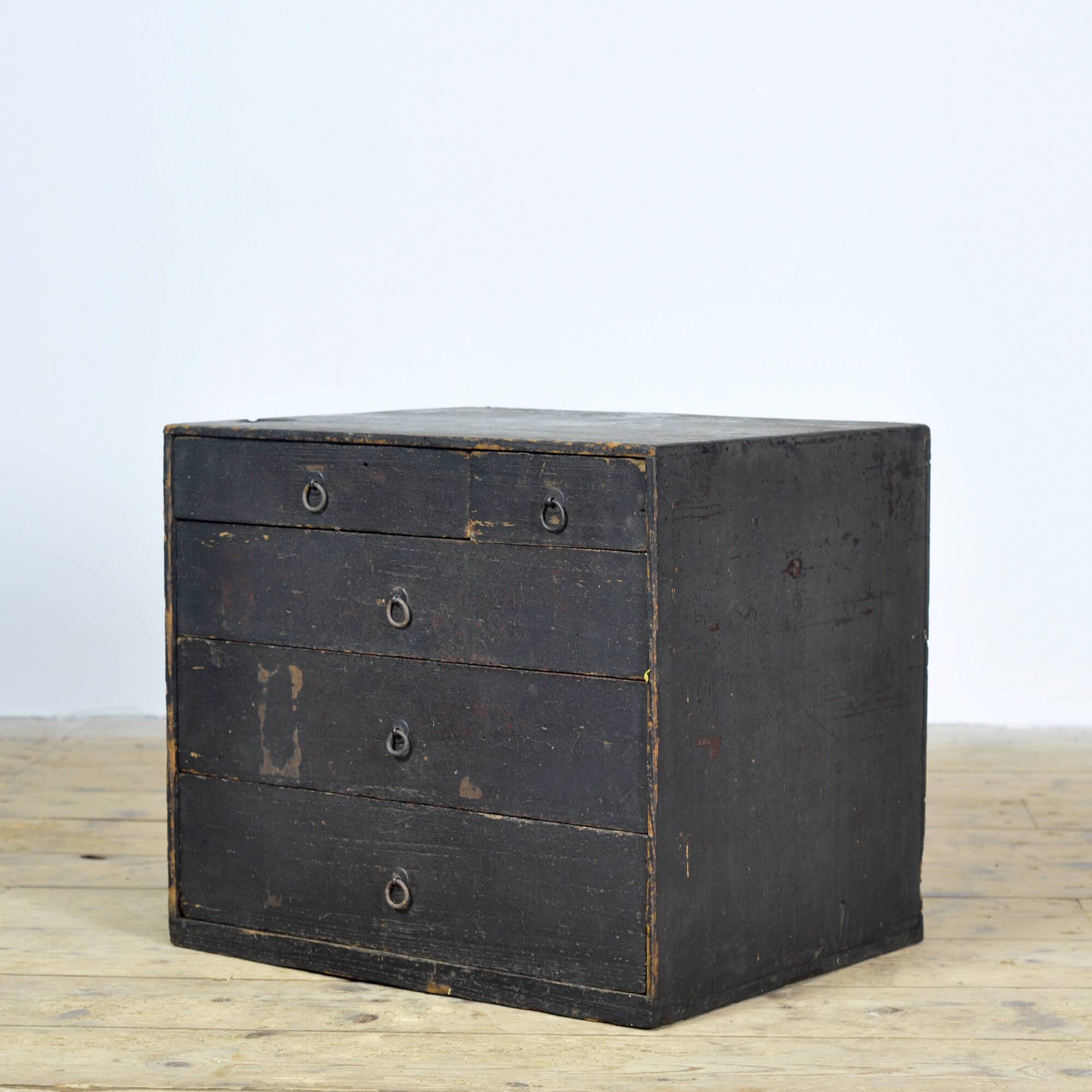 Petite commode japonaise antique, vers 1900