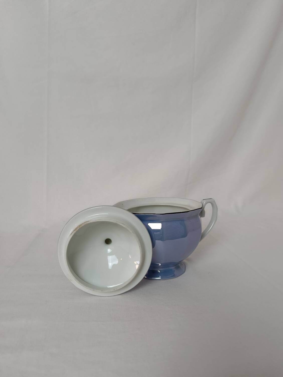 Blue sugar bowl, 1920s, lustrous porcelain.