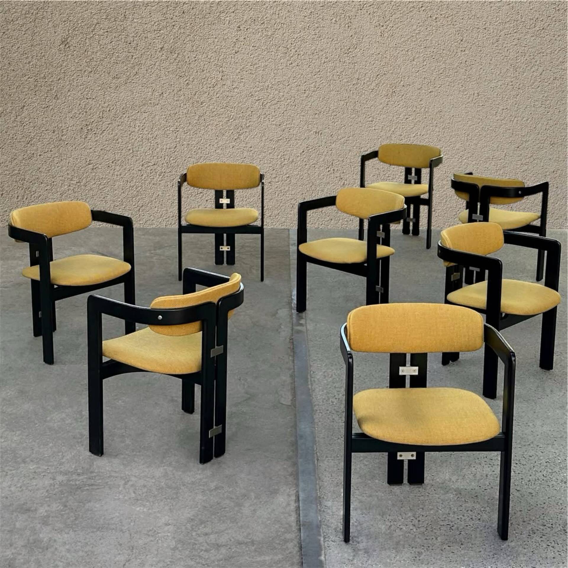 Suite de 8 fauteuils Pamplona, 1960