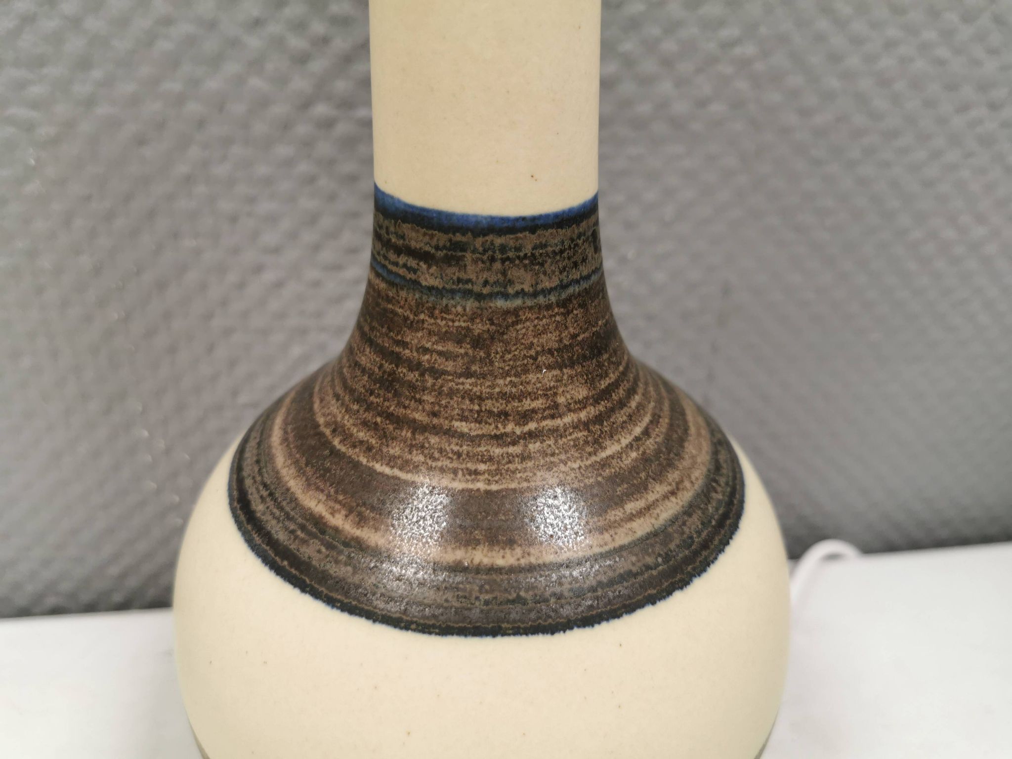 Beautiful table lamp in Ceramic, Danish and from the 1970-80s.