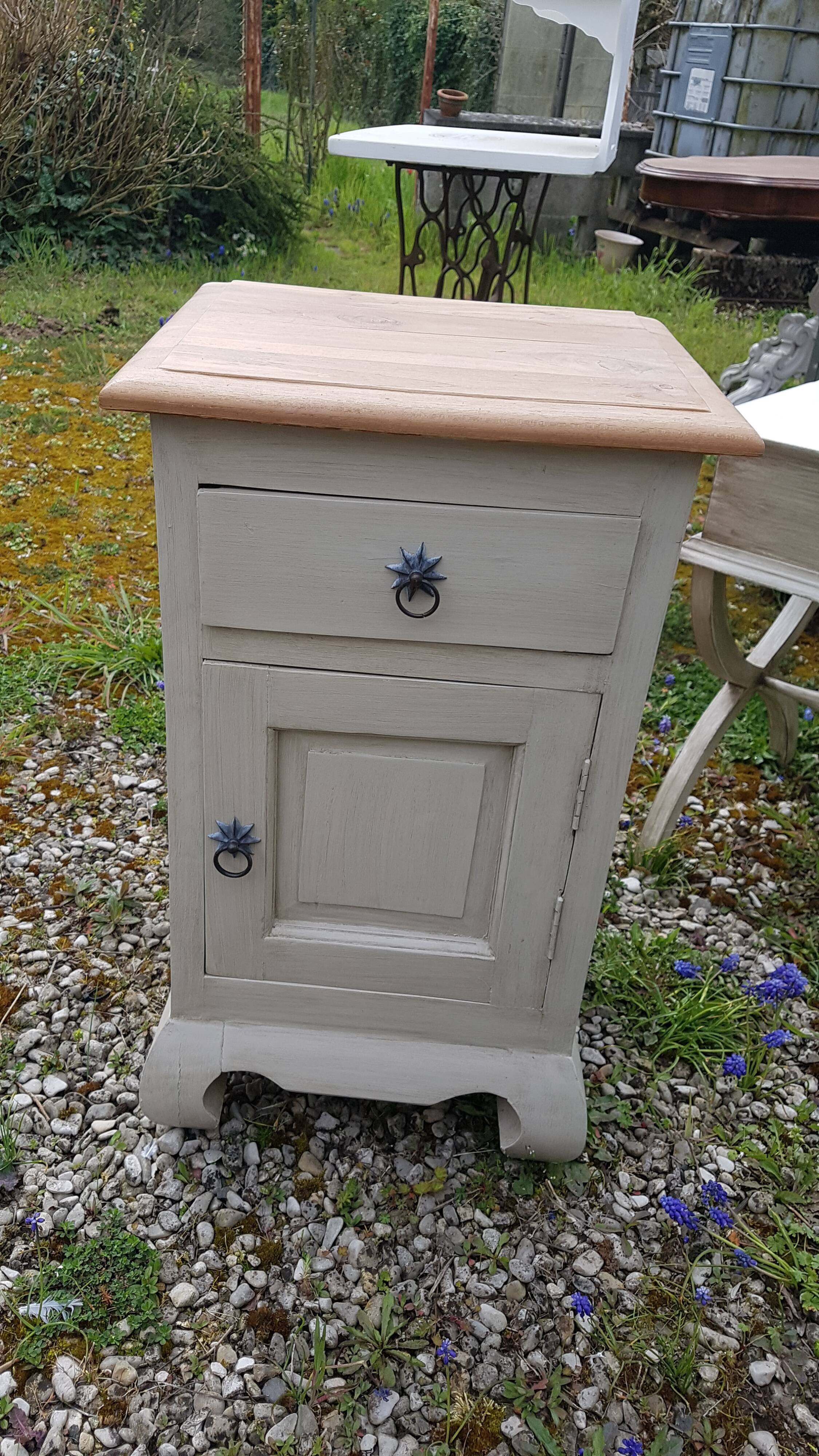 Bedside/extra cabinet