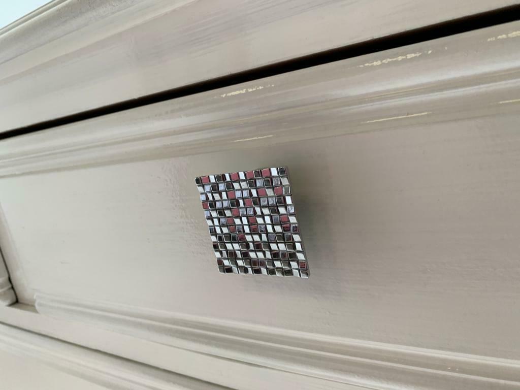 Chest of drawers 4 drawers relooke patina lacque metal buttons