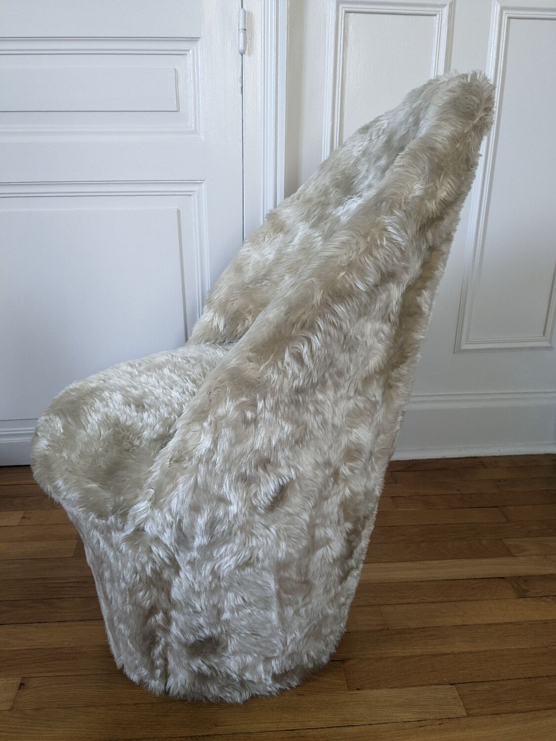 Beige moumoute armchair