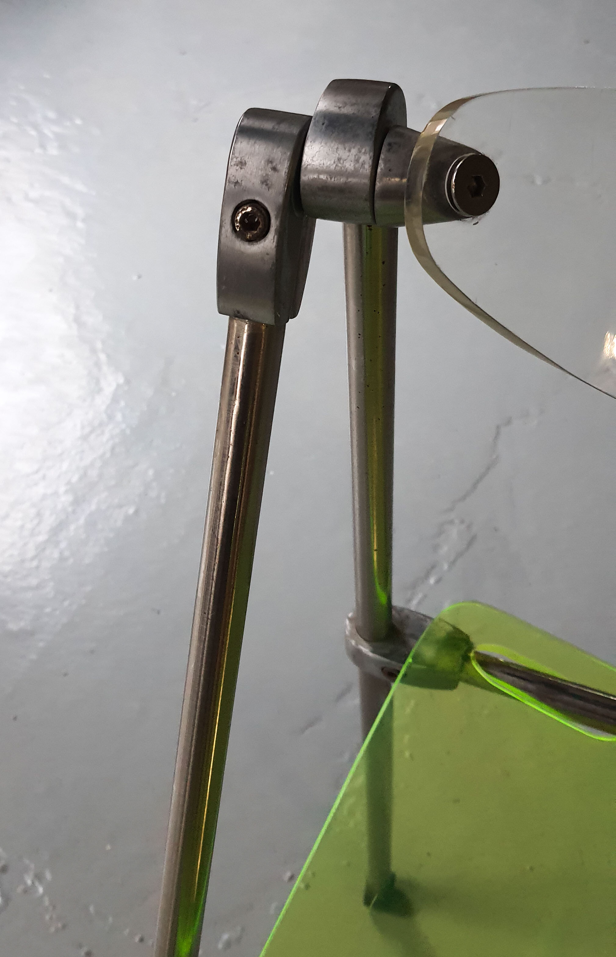 Modern folding chair in plexiglass Giancarlo Piretti - EDA Concept