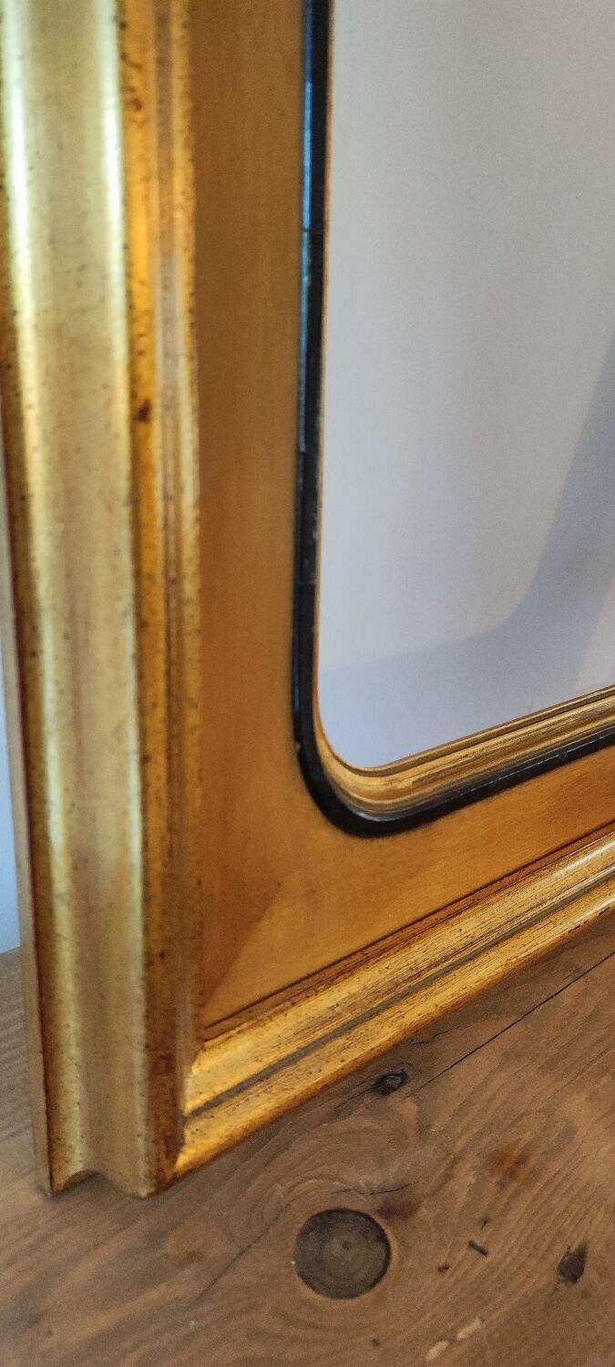 Pair of gilded wooden frames