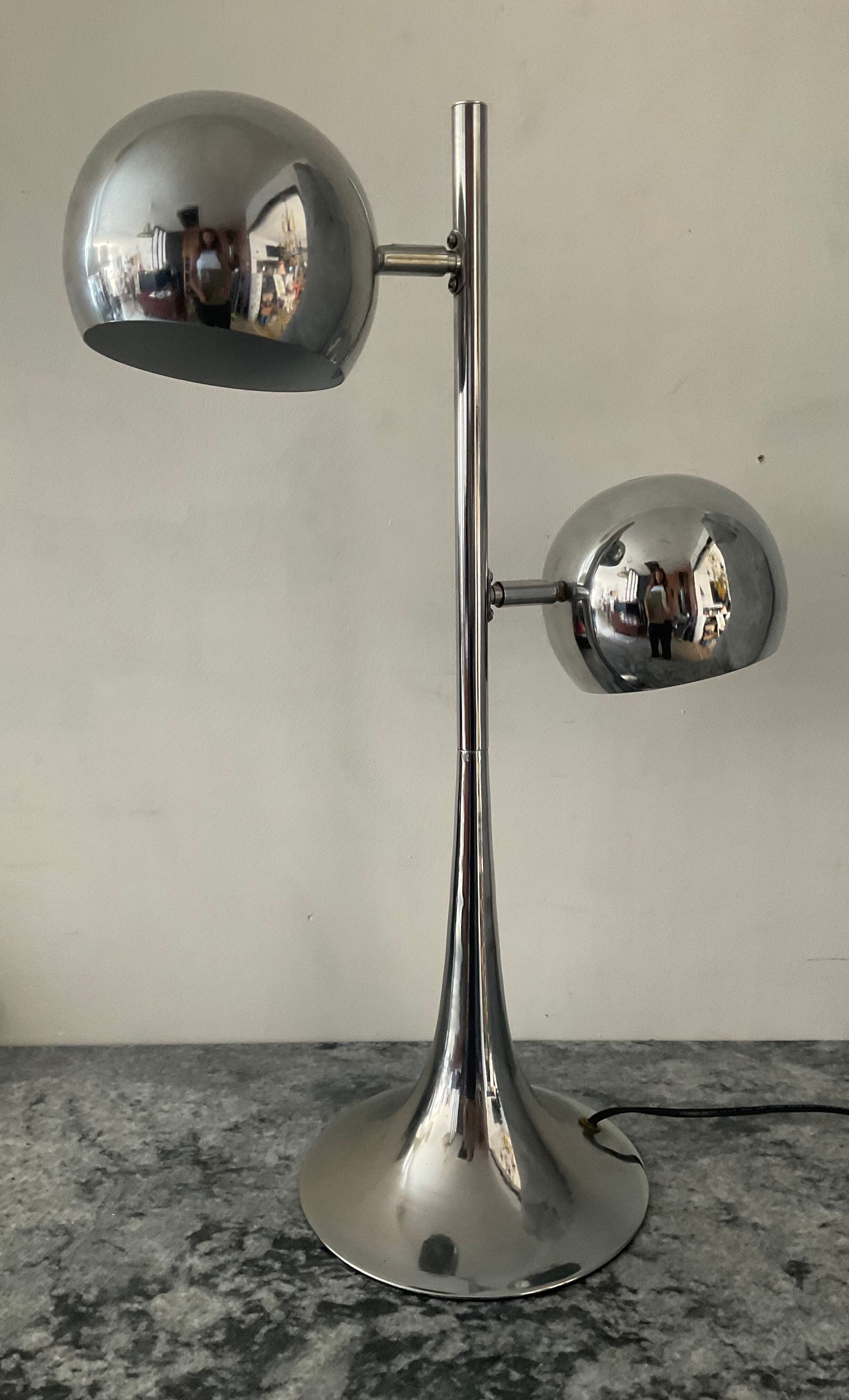 EyeBall Space Age lamp in chrome metal with tulip base.