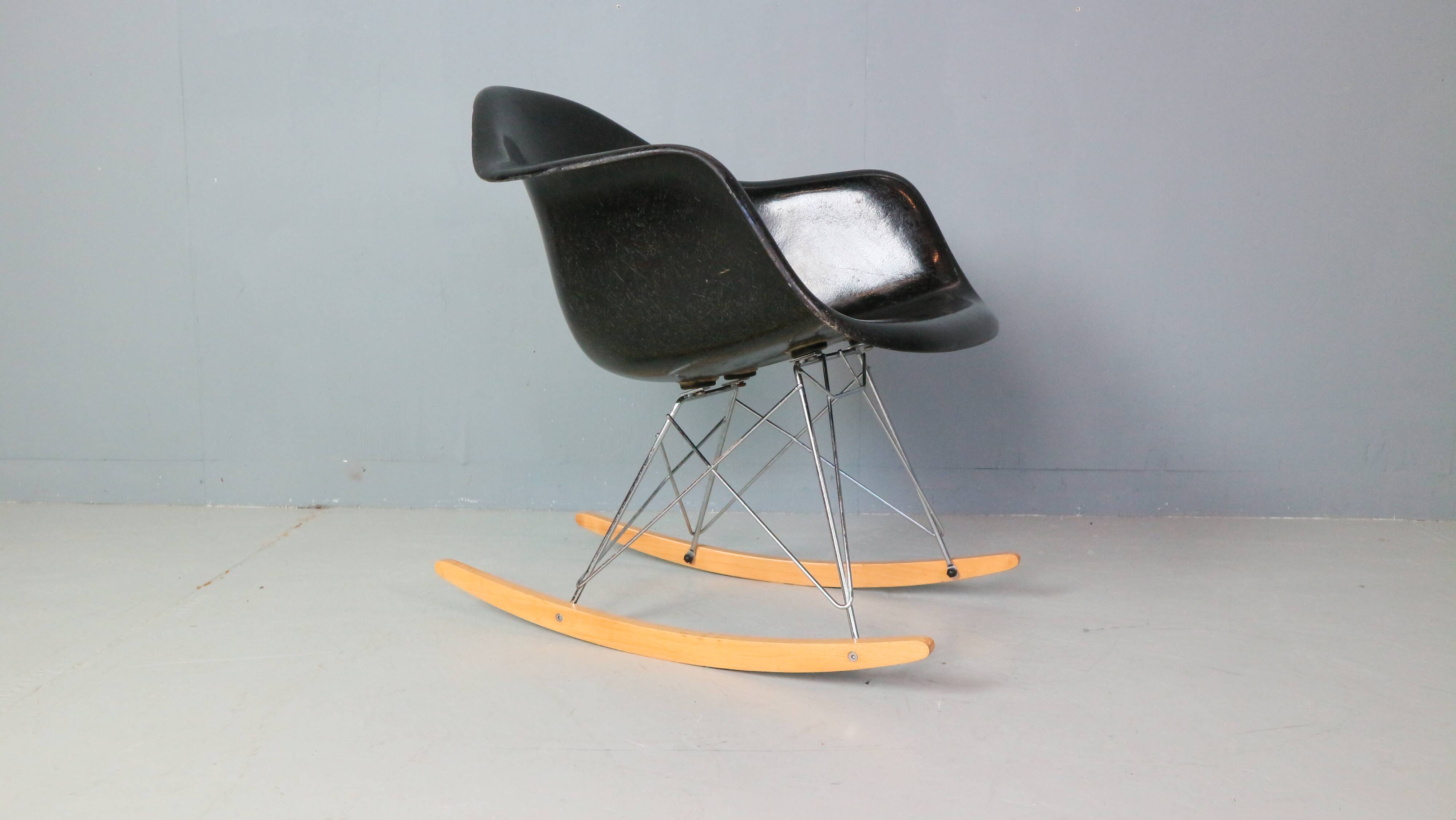 Charles & Ray Eames "Rar" Black Original Rocking Chair, 1977