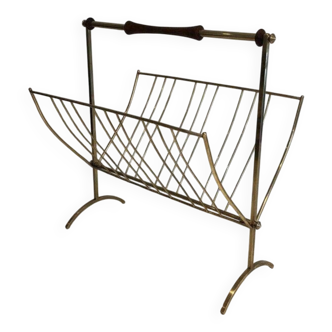 Brass and wood magazine rack, in the style of Cesare Lacca.