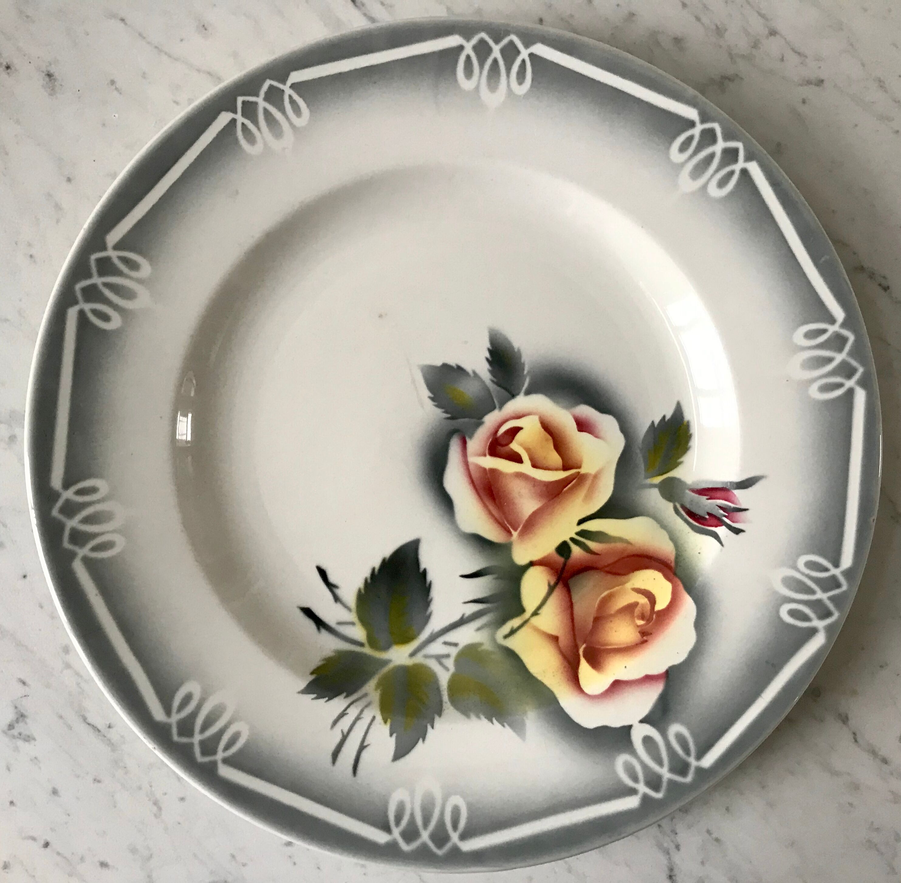 Round dish Digoin Sarreguemines model "Adèle" years 30-40