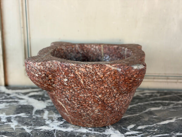 Grand mortier en marbre rose phocéen, XIXème siècle