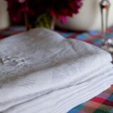 Set of 8 towels in embroidered damask white linen