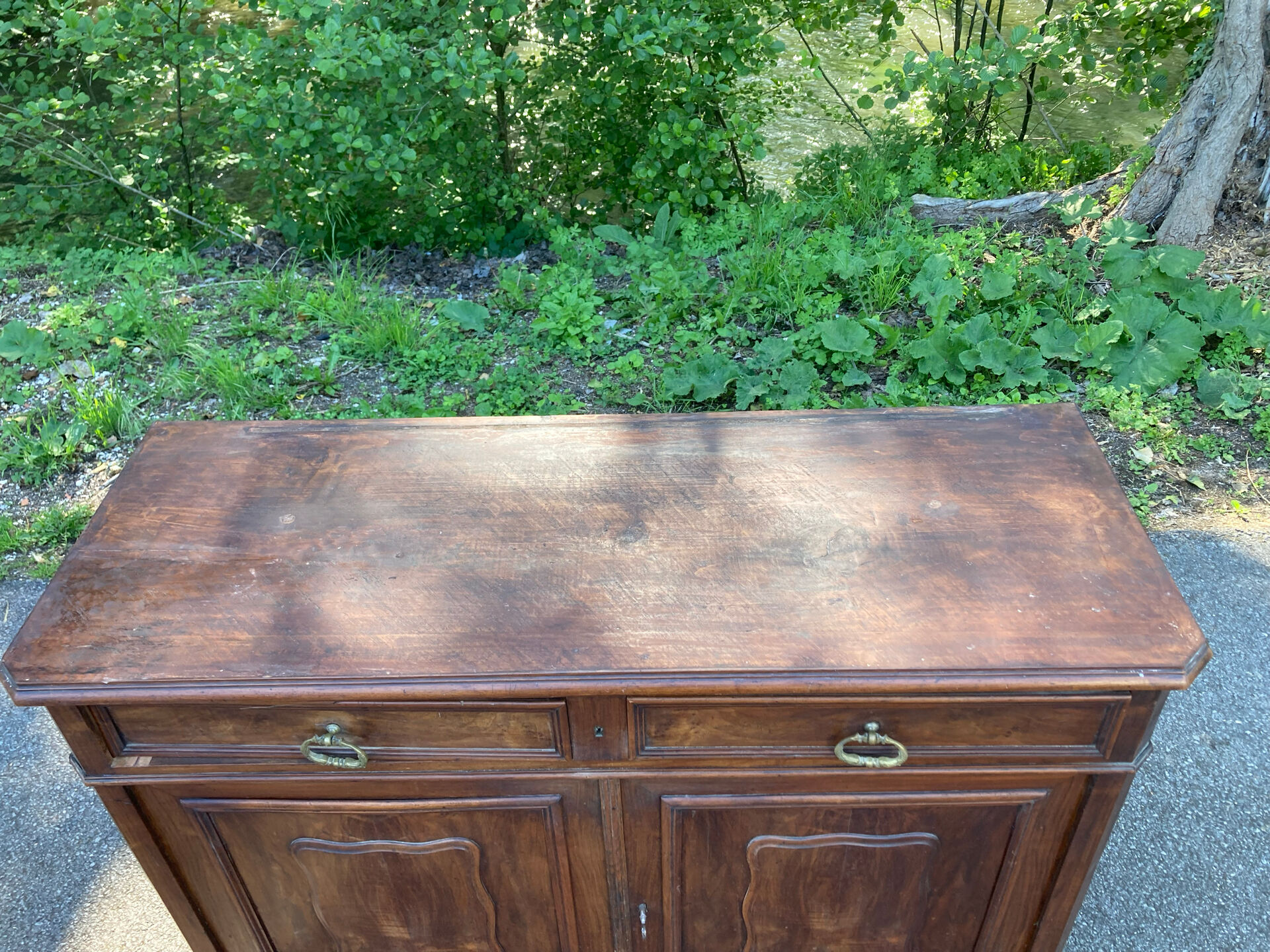 Antique sideboard with 2 doors and 2 drawers