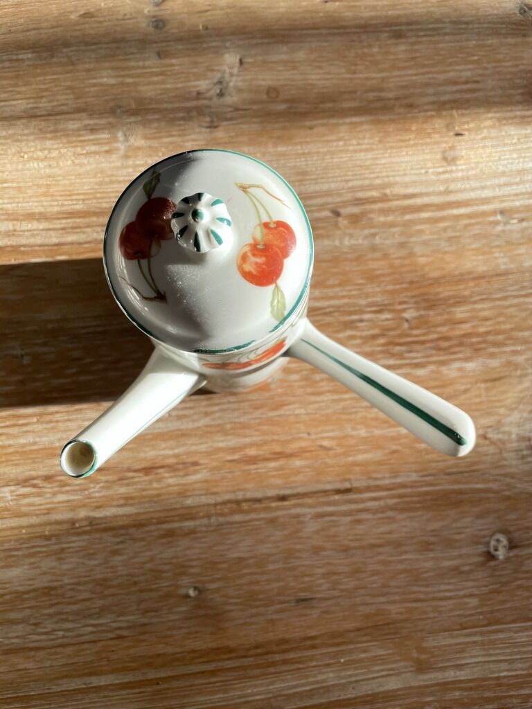 Former porcelain coffee maker