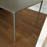 Design table