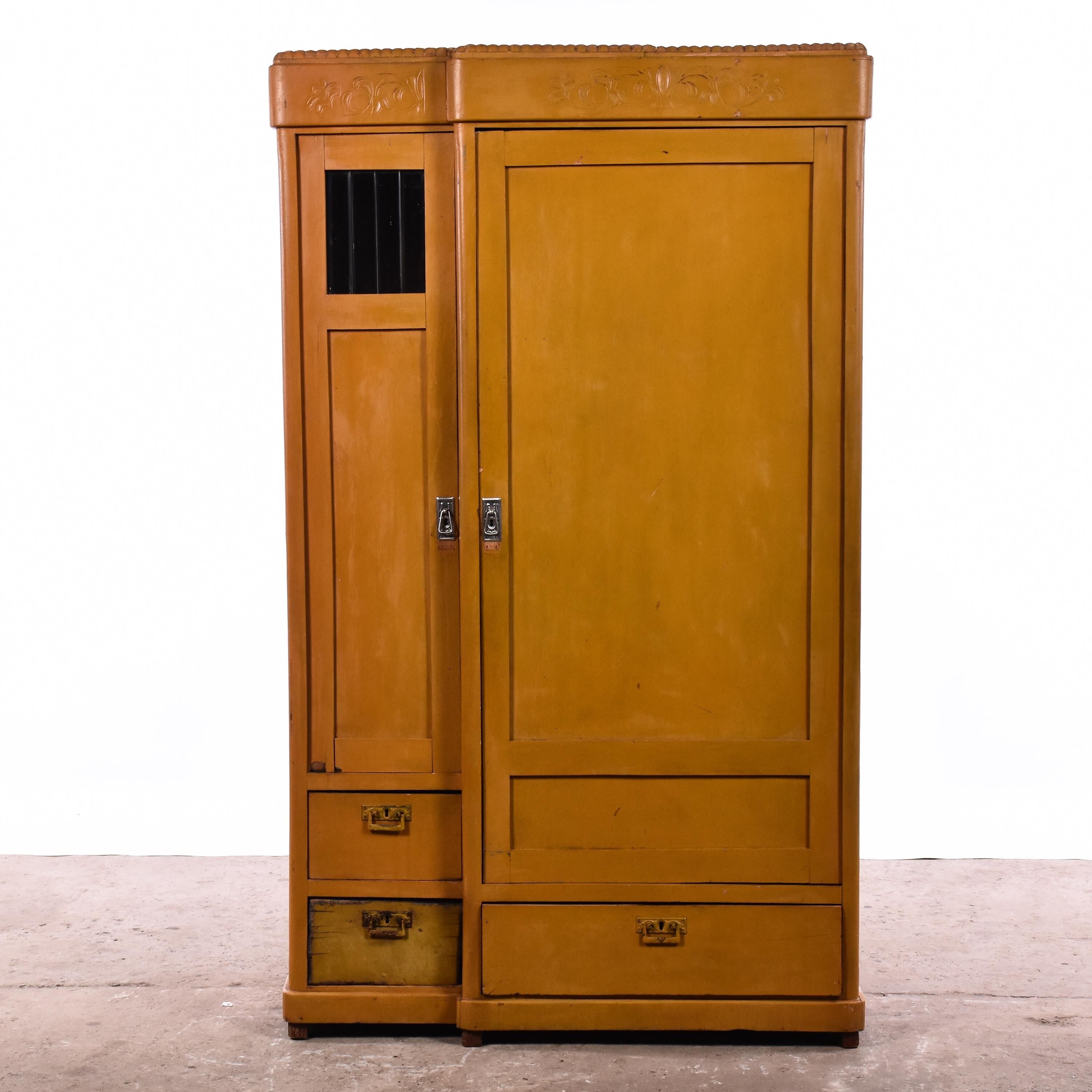 Wooden cloth cabinet