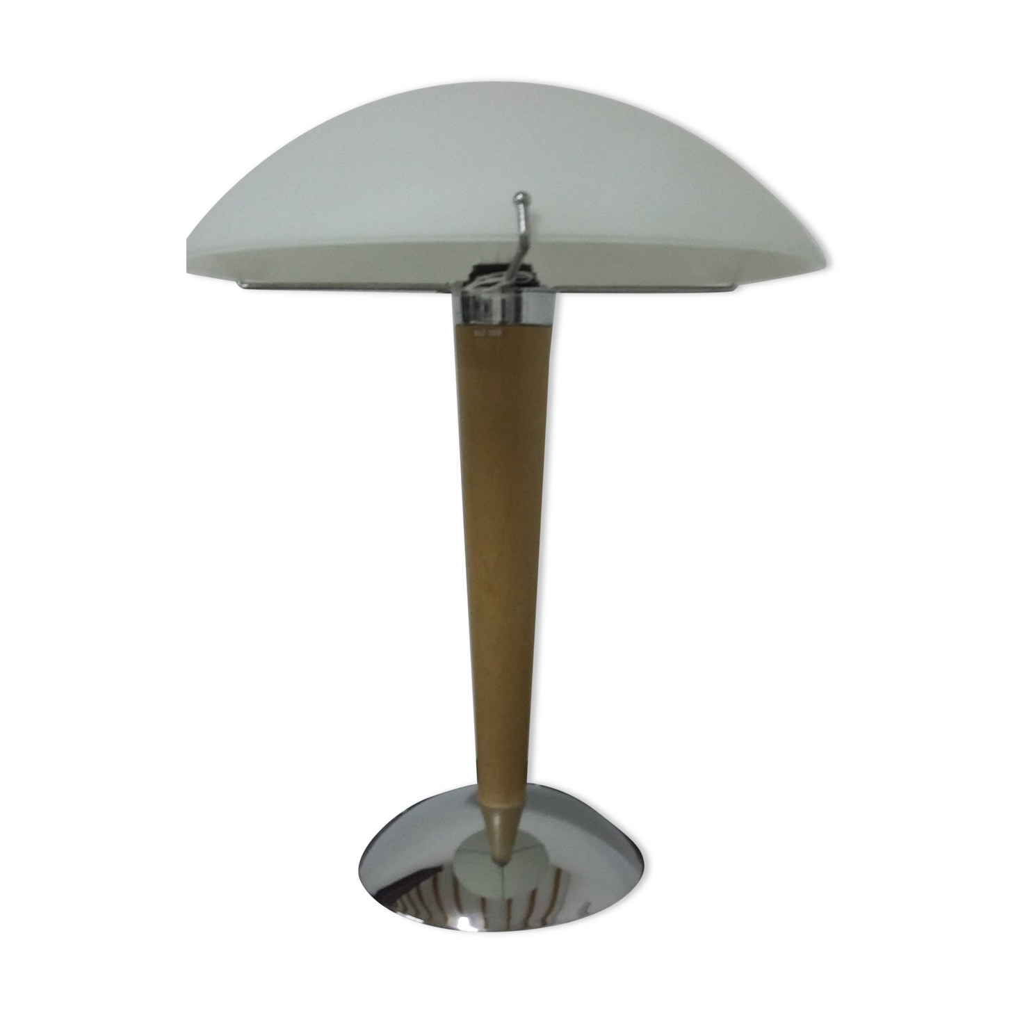 Mushroom lamp called 'said liner'