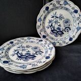 4 Assiettes à dessert Royal Boch Motif "Oignons bleus
