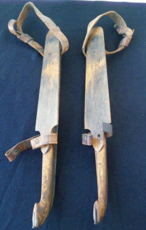 Old ice skates J. NOOITGEDAGT & ZN IJLST