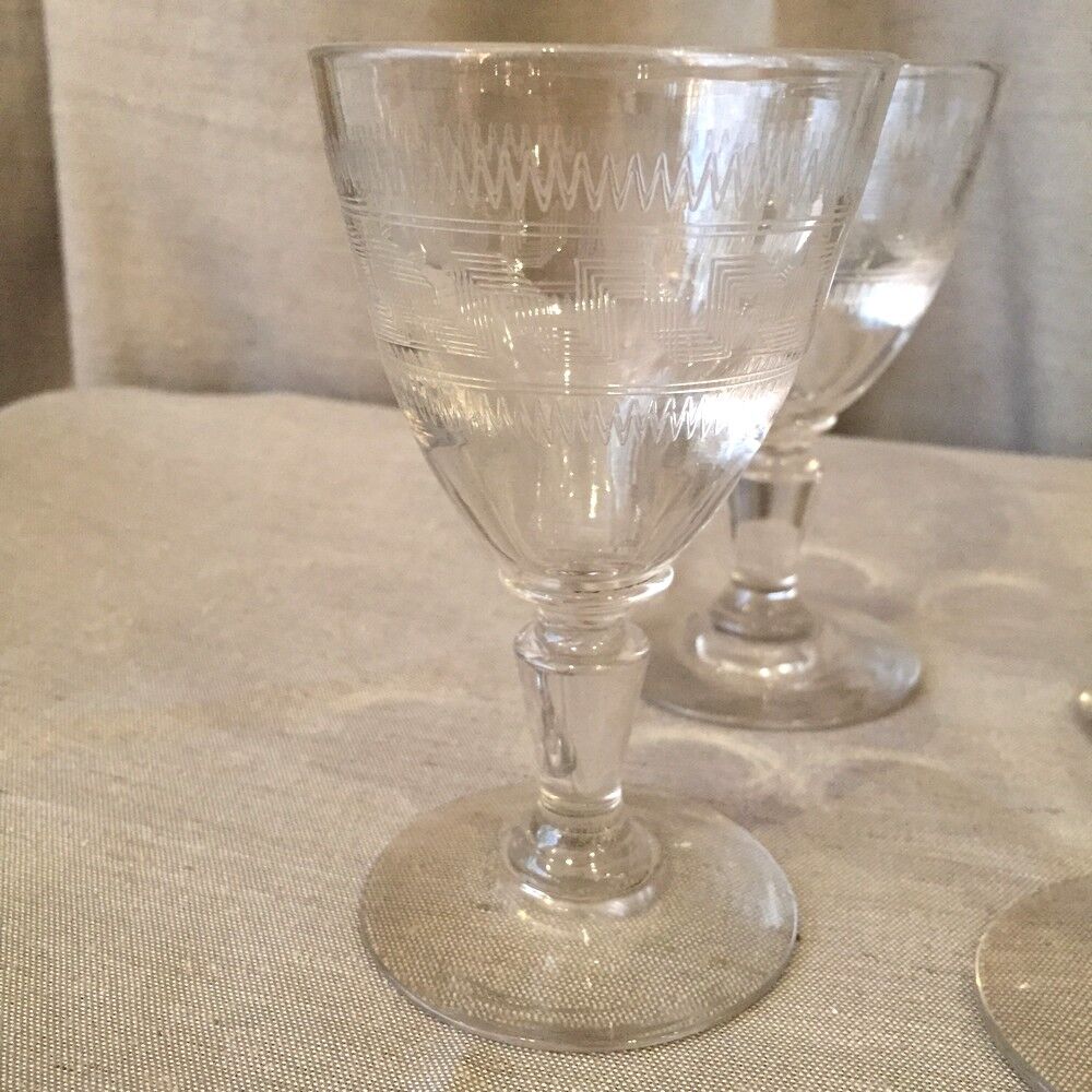 Suite of 4 glasses a port wine cooked in glass shear years 1930