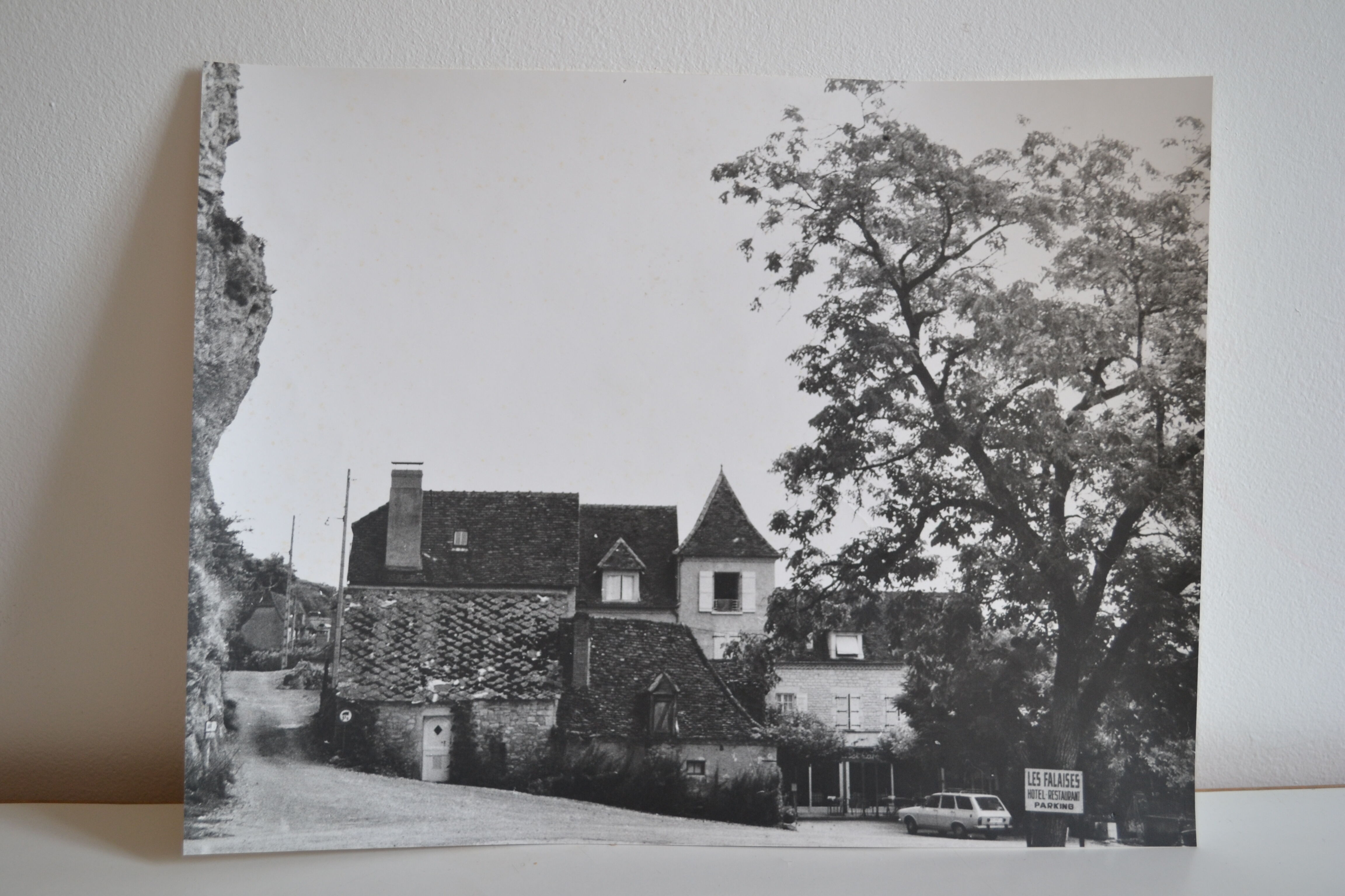 Anonymous film photo hotel restaurant les falaises gluges circa 1970