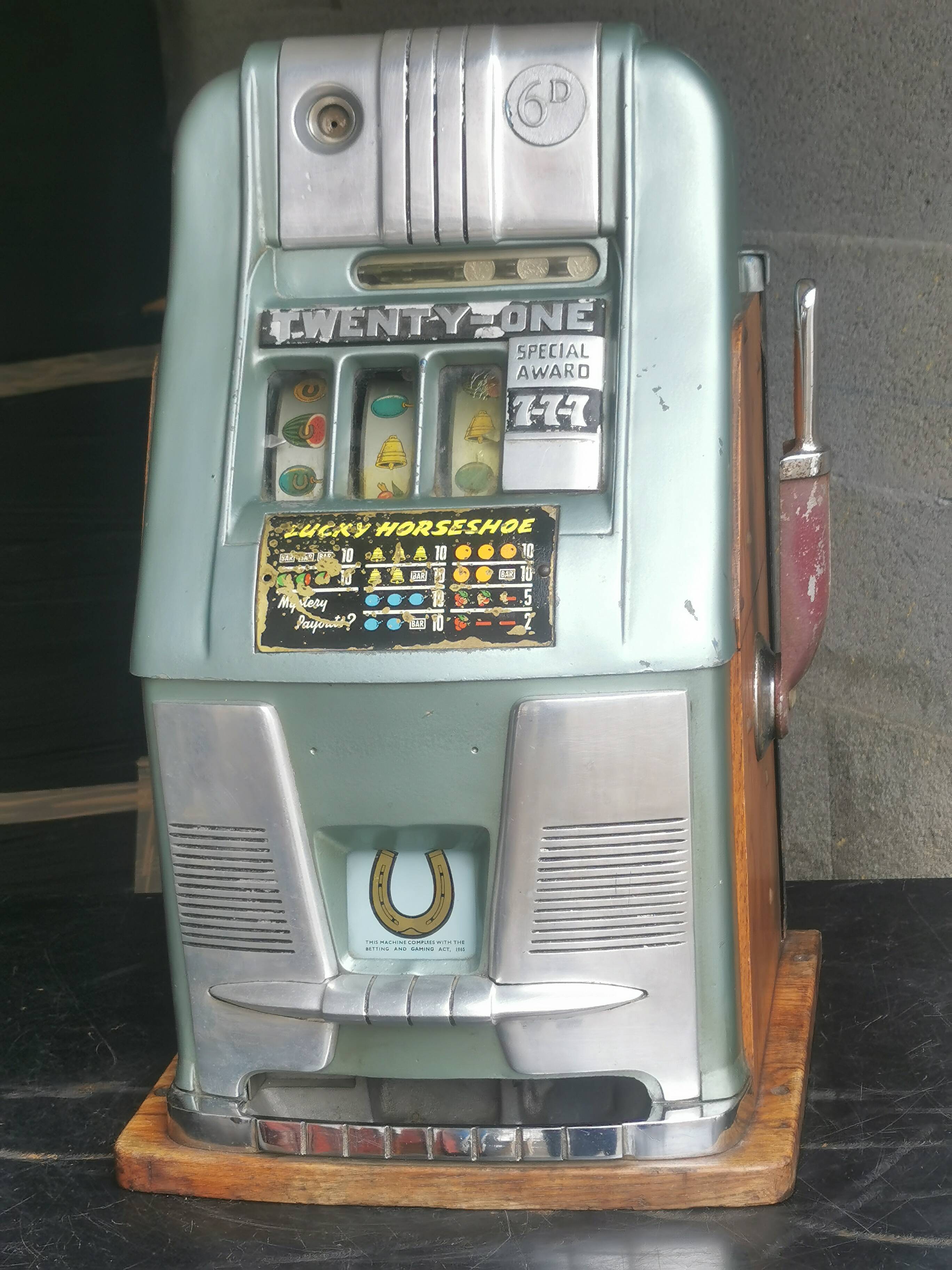 Vintage slot machine 60 "twenty one"