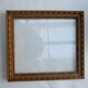Cadre ancien bois clair, sculpté, vitré,pour sujet 204 x 234 mm