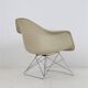 Rare fauteuil en fibre de verre “LAR” de Herman Miller / Charles & Ray Eames sur base “Cat’s Cradle” / années 1950-1960