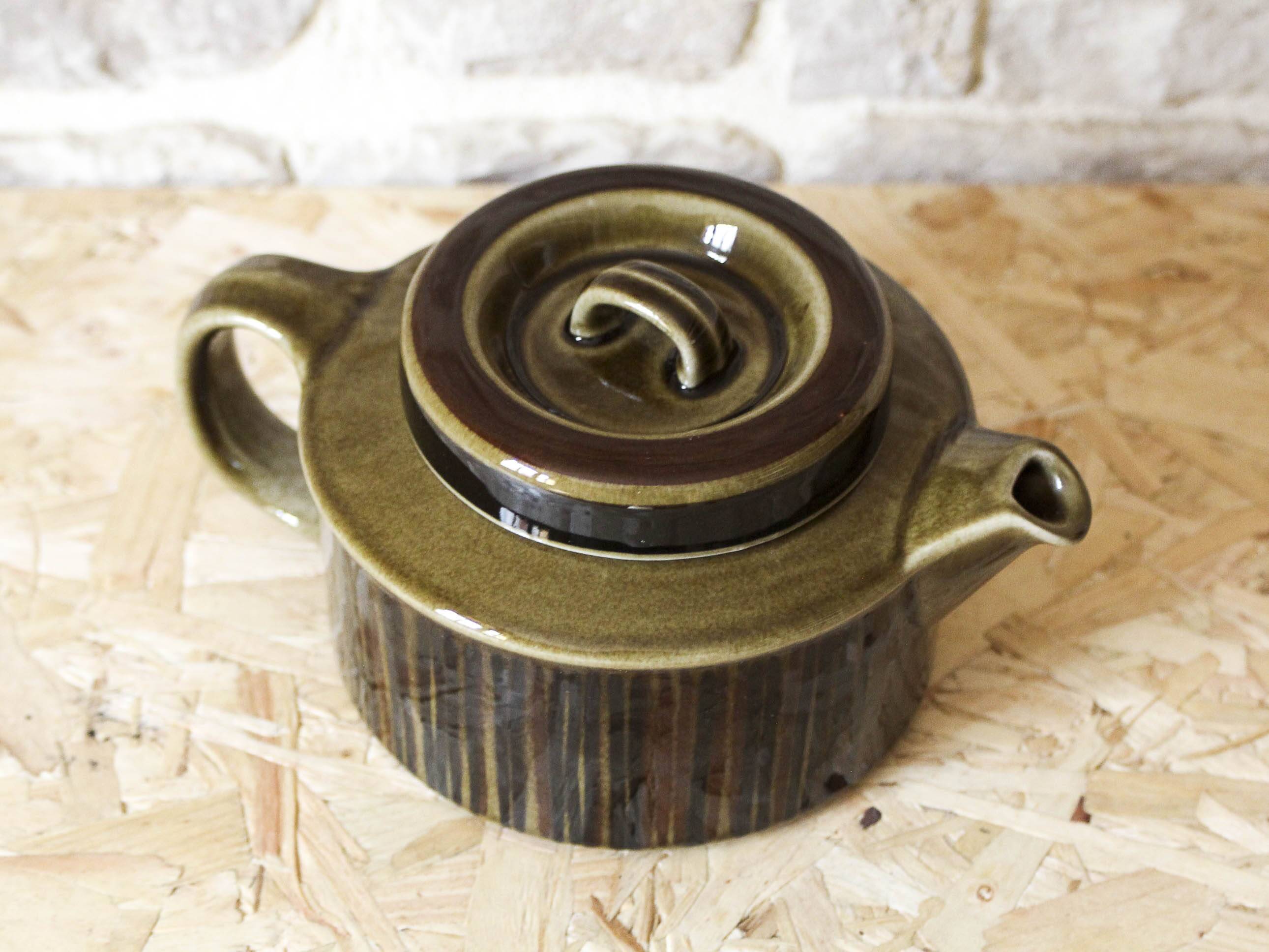 Kosmos series ceramic teapot by Arabia Finland